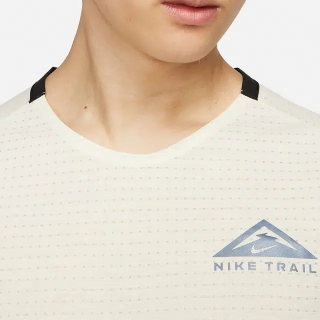 Nike Dri-FIT Trail Solar Chase T