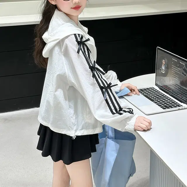 雅鹿户外服 透气百搭连帽防晒服 白色 儿童款