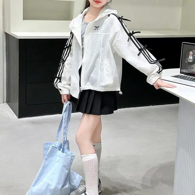 雅鹿户外服 透气百搭连帽防晒服 白色 儿童款