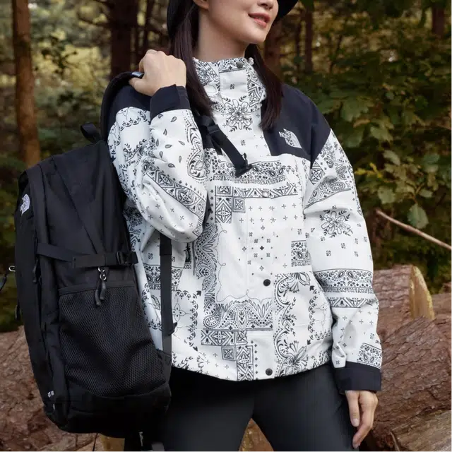 THE NORTH FACE Crop Mountain Dry