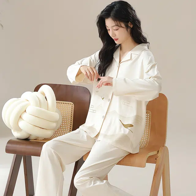 欧迪芬 亲肤舒适开衫翻领长袖长裤纯色休闲甜美优雅大气竹叶图案睡衣套装 女款 白色
