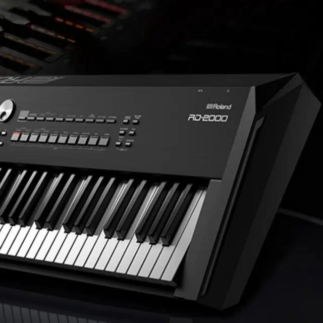 Roland () RD2000
