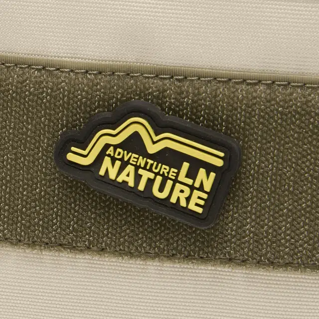 李宁儿童 反光设计简洁大容量时尚双肩 聚酯纤维 童包 常规 青少年 沙丘卡其