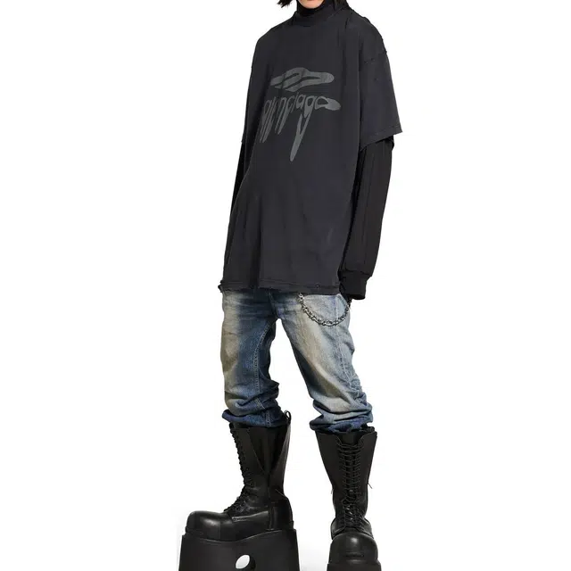 Balenciaga FW24 T
