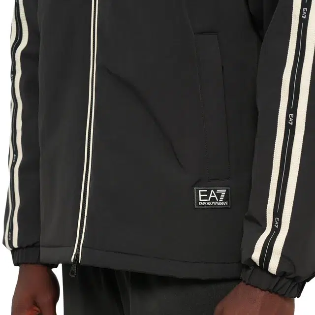 EMPORIO ARMANI EA7 FW25