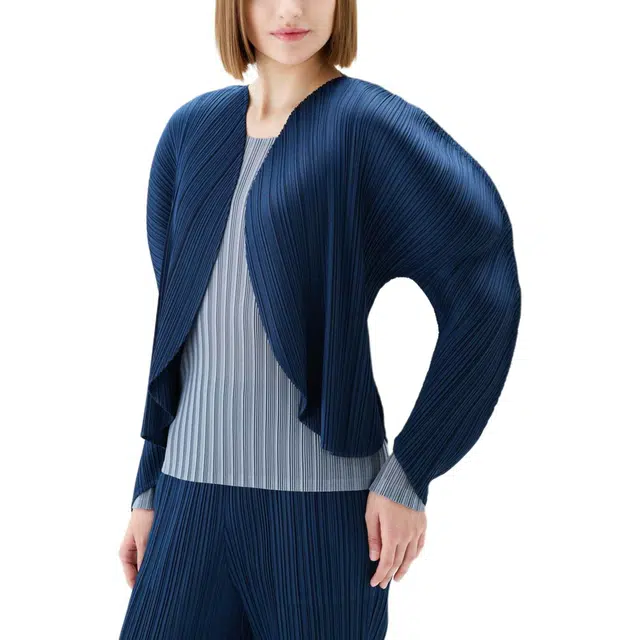 PLEATS PLEASE ISSEY MIYAKE