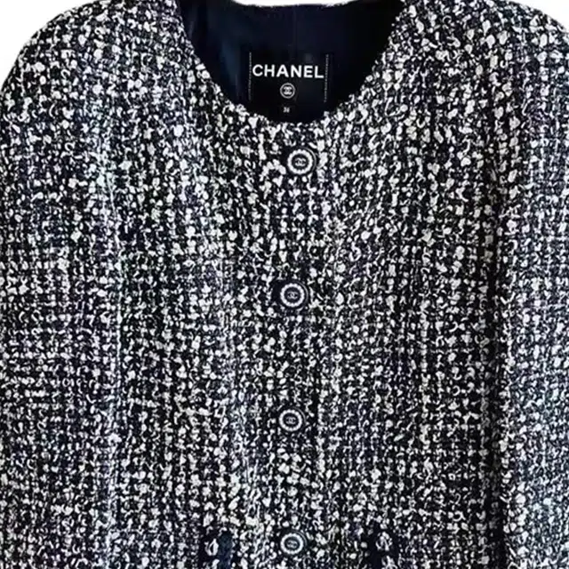 CHANEL 19P
