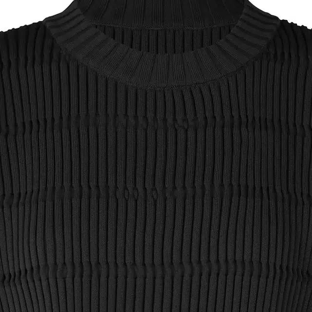 PLEATS PLEASE ISSEY MIYAKE