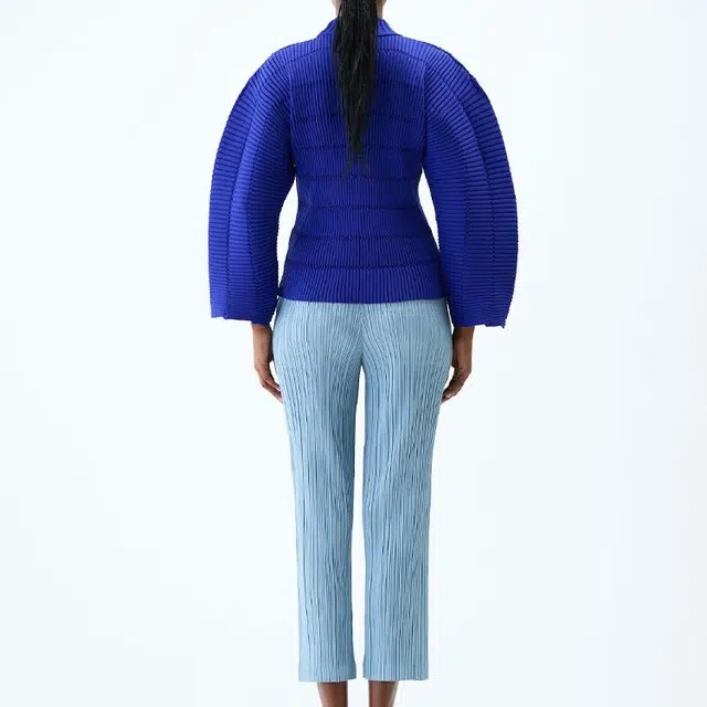 PLEATS PLEASE ISSEY MIYAKE