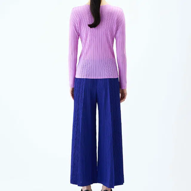 PLEATS PLEASE ISSEY MIYAKE T
