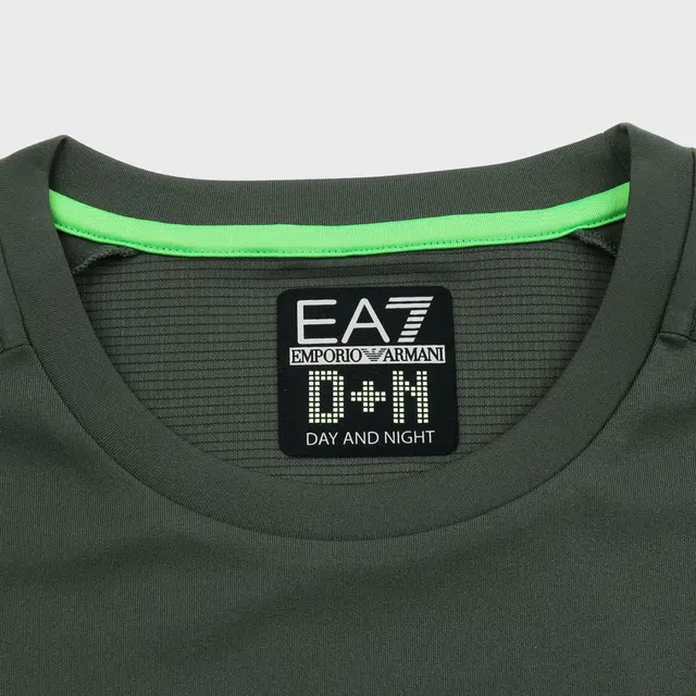 EMPORIO ARMANI EA7 LogoT