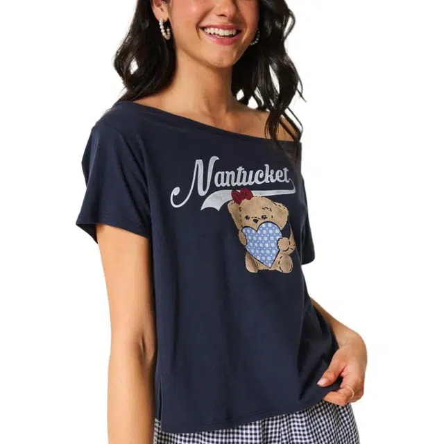 Hollister T