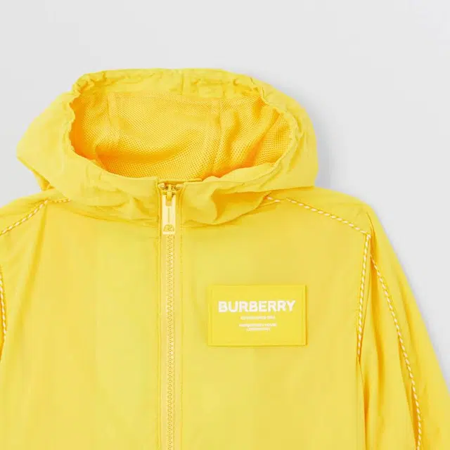Burberry FW22 Horseferry