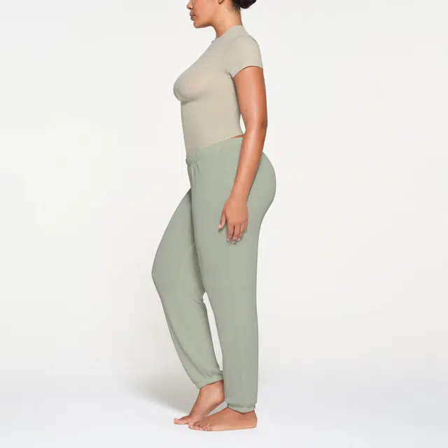 SKIMS FITS EVERYBODY T-SHIRT T TALC