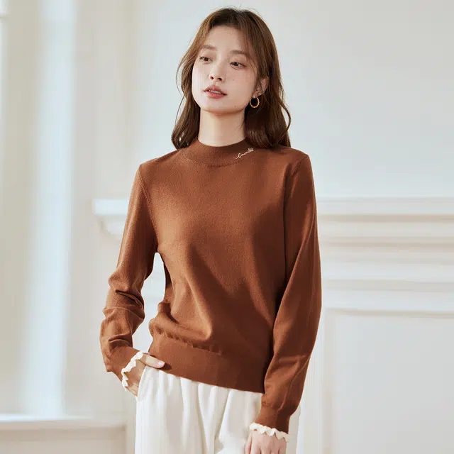 茵曼 绣花半高领打底春秋季时尚百搭长袖毛衣 女款 咖红色