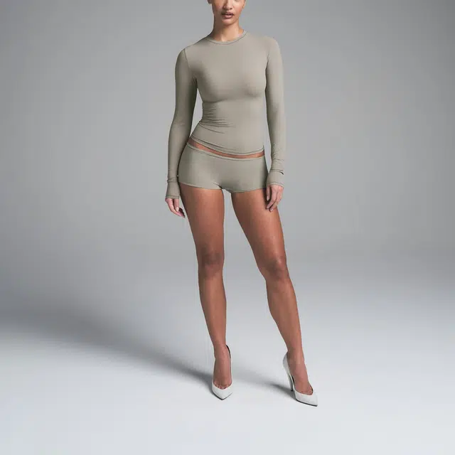 SKIMS SS25 FITS EVERYBODY LONG SLEEVE T-SHIRT T