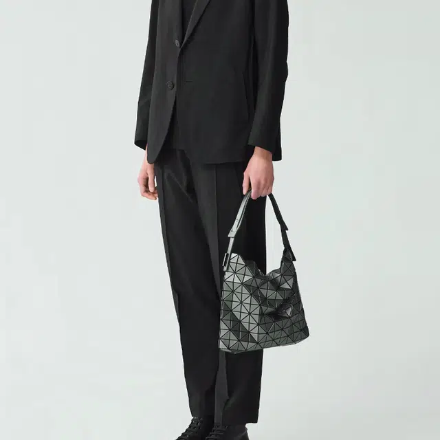 ISSEY MIYAKE glove
