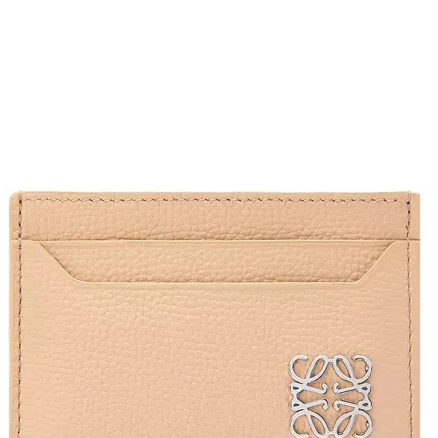 LOEWE Anagram