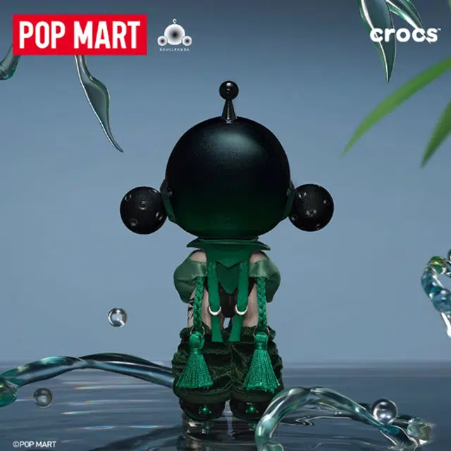 POP MART SKULLPANDA CROCS OOTD