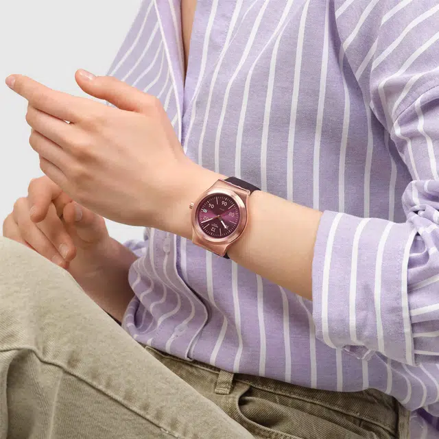 SWATCH ESSENTIALS 30 50.6mm