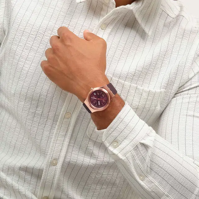 SWATCH ESSENTIALS 30 50.6mm