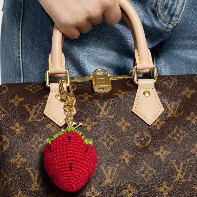 LOUIS VUITTON Berrylicious Crochet