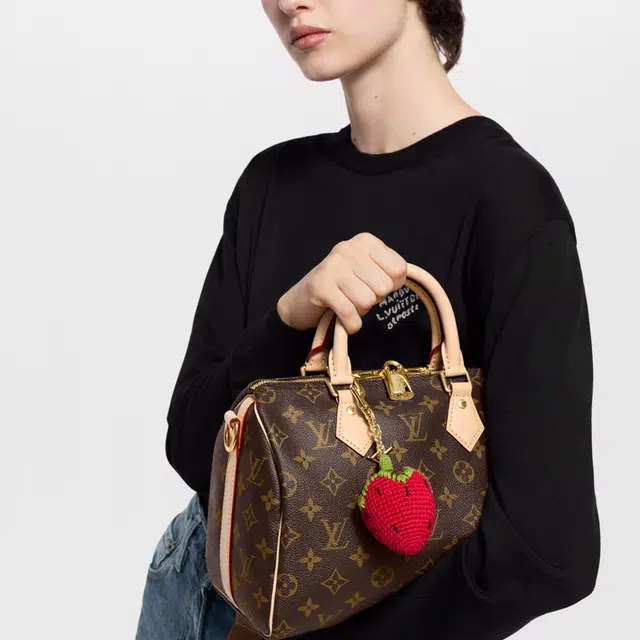 LOUIS VUITTON Berrylicious Crochet