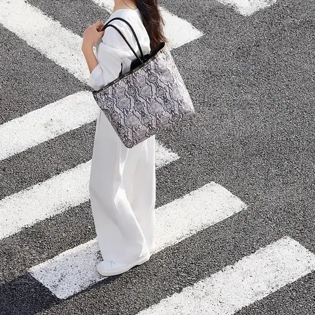 LeSportsac