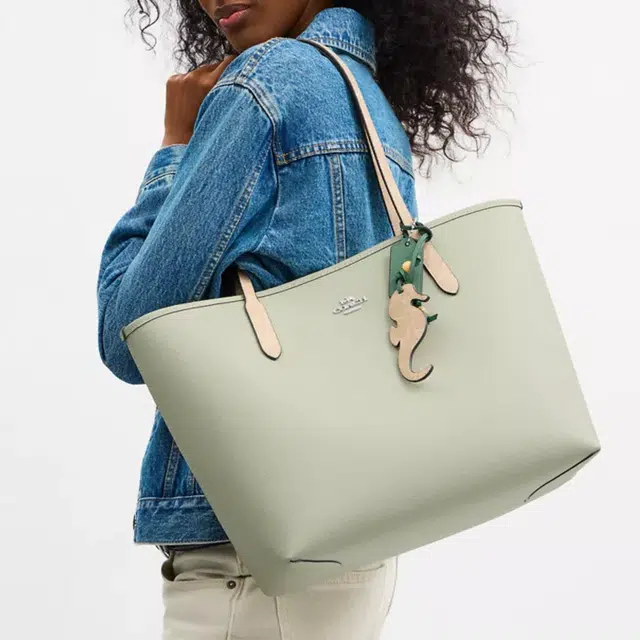 COACH City 33 Tote
