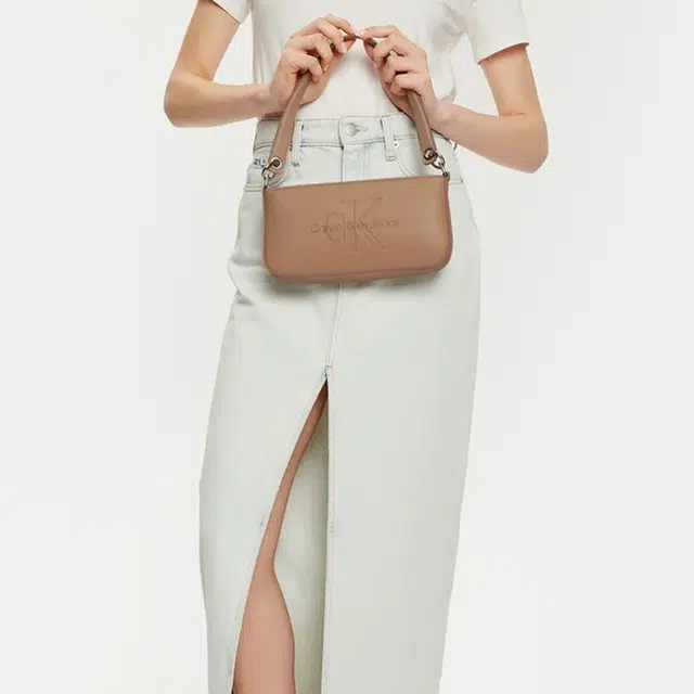 CALVIN KLEIN Sculpted