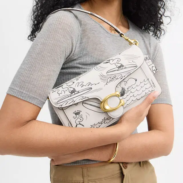 COACH x PEANUTS Tabby 26