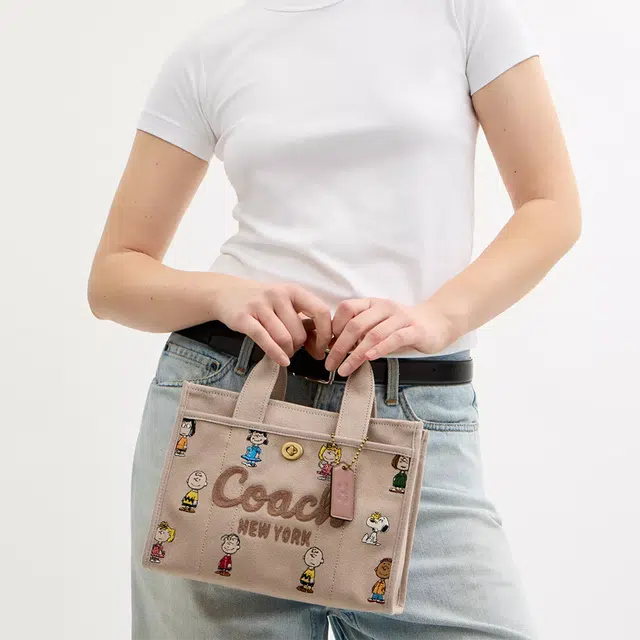 COACH x PEANUTS FRIENDS CARGO 26 Tote