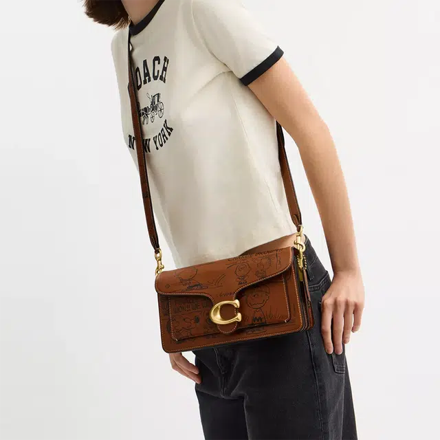 COACH x PEANUTS Tabby 26