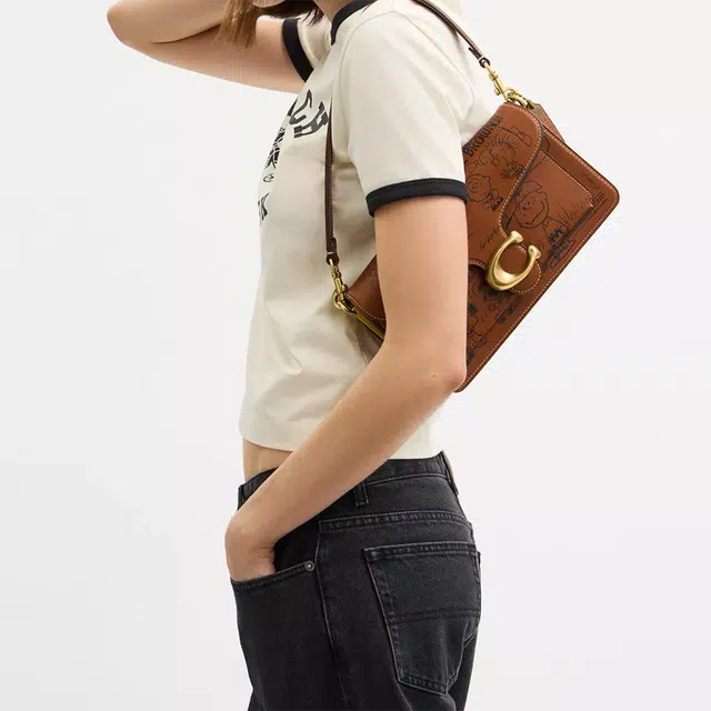 COACH x PEANUTS Tabby 26