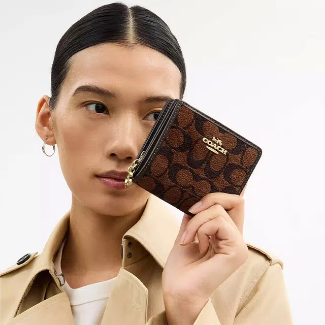 COACH Snap Wallet 10