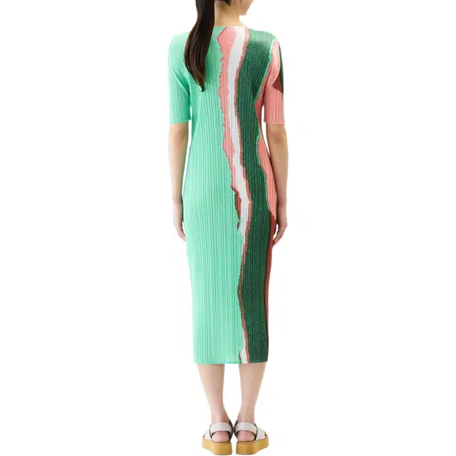 PLEATS PLEASE ISSEY MIYAKE