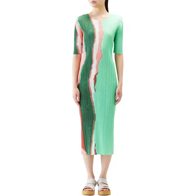 PLEATS PLEASE ISSEY MIYAKE