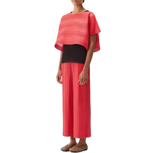 PLEATS PLEASE ISSEY MIYAKE