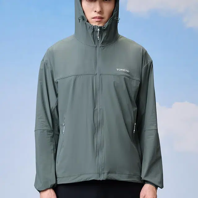 探路者 运动休闲简约纯色连帽 防紫外线透气防晒服 男款 山川绿