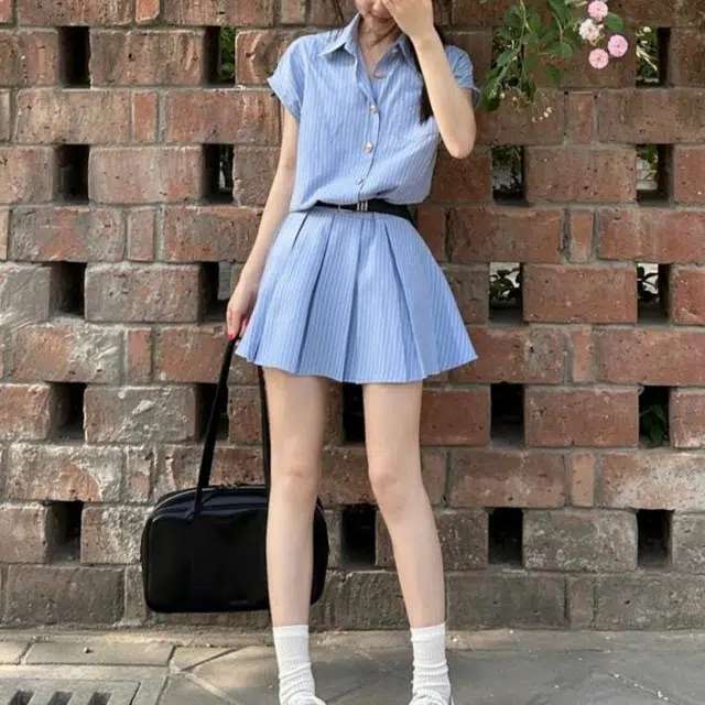 花蔓色 条纹气质清新百搭时尚小众设计学院风收腰百褶短袖连衣裙 女款
