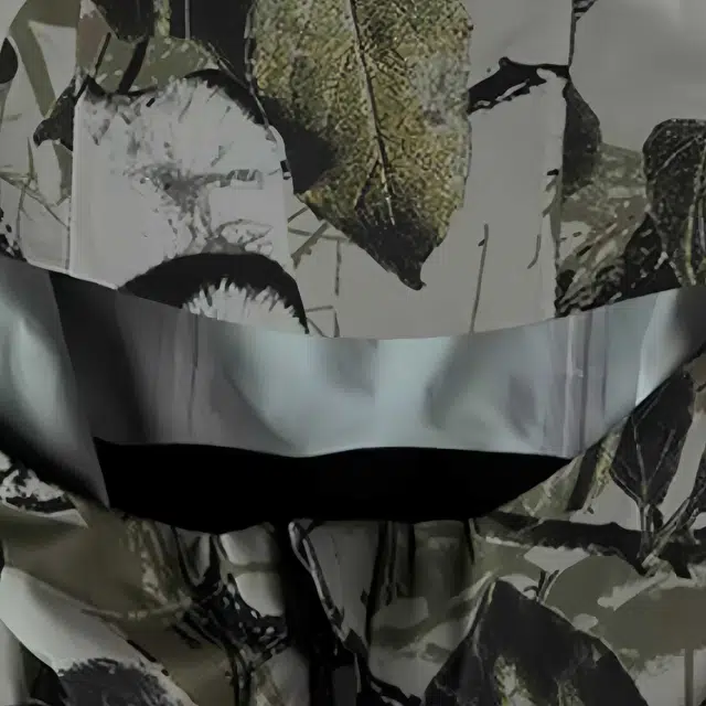 安踏儿童冲锋衣 洋气简约连帽长袖 基础黑 青少年