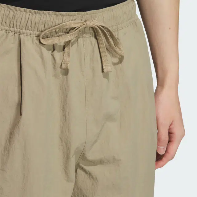 adidas GFX WOVEN SHORTS