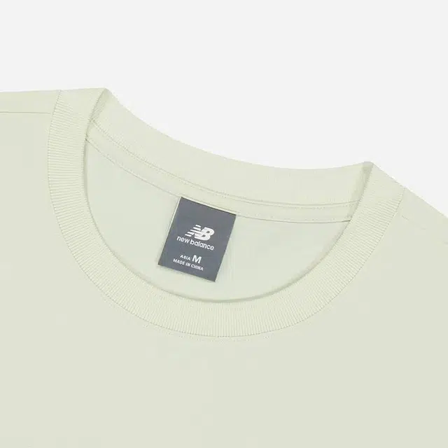 New Balance Shifted logo SS25T
