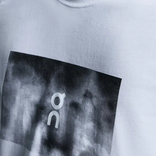 On Graphic-T Cloudlocker T