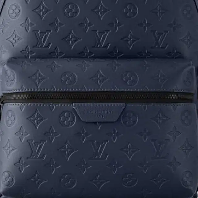 LOUIS VUITTON Discovery PM