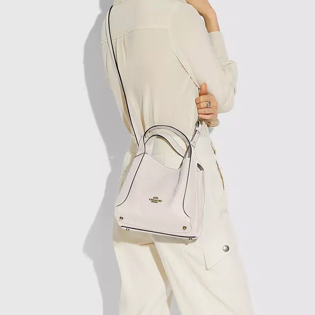 COACH Hadley 21 HoboTote