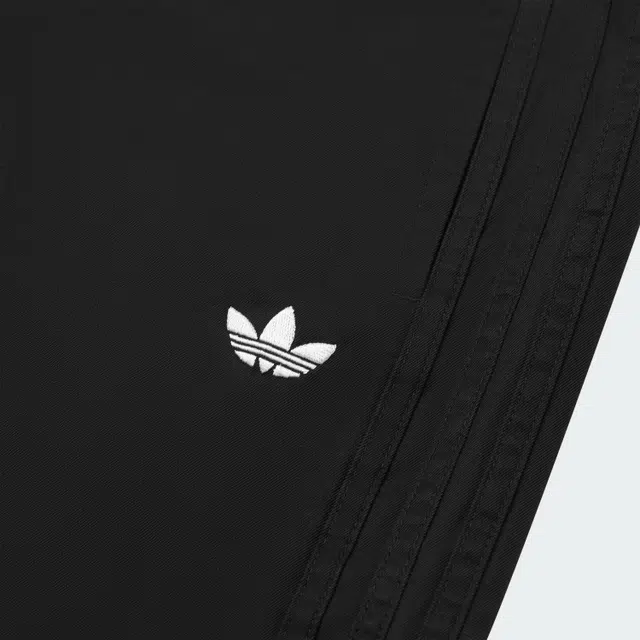 adidas originals SS25 WOVEN SHORTS