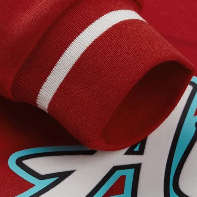 安踏 童装 字母图案印花圆领套头卫衣 女童 赫红色