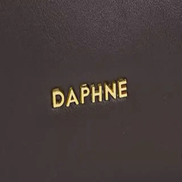 DAPHNE PU