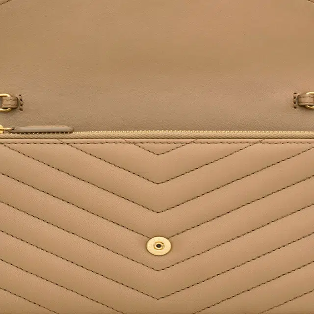 SAINT LAURENT LE CASSANDRE